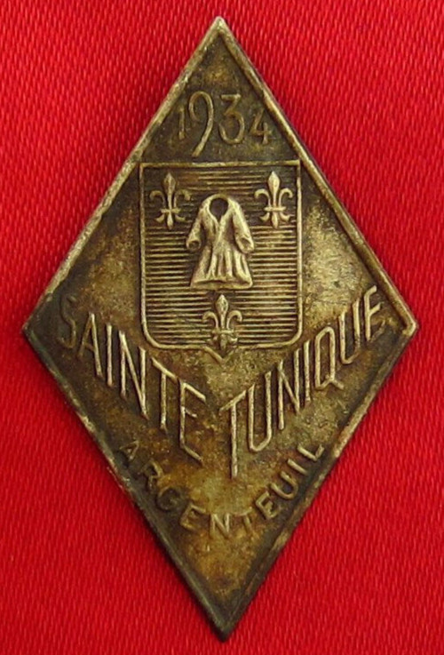 Vintage HOLY ROBE Pin JESUS 1934 EXHIBITION IN ARGENTUEIL JESUS TUNIC French Pin Vintage HOLY ROBE Pin JESUS 1934 EXHIBITION IN ARGENTUEIL JESUS TUNIC French Pin