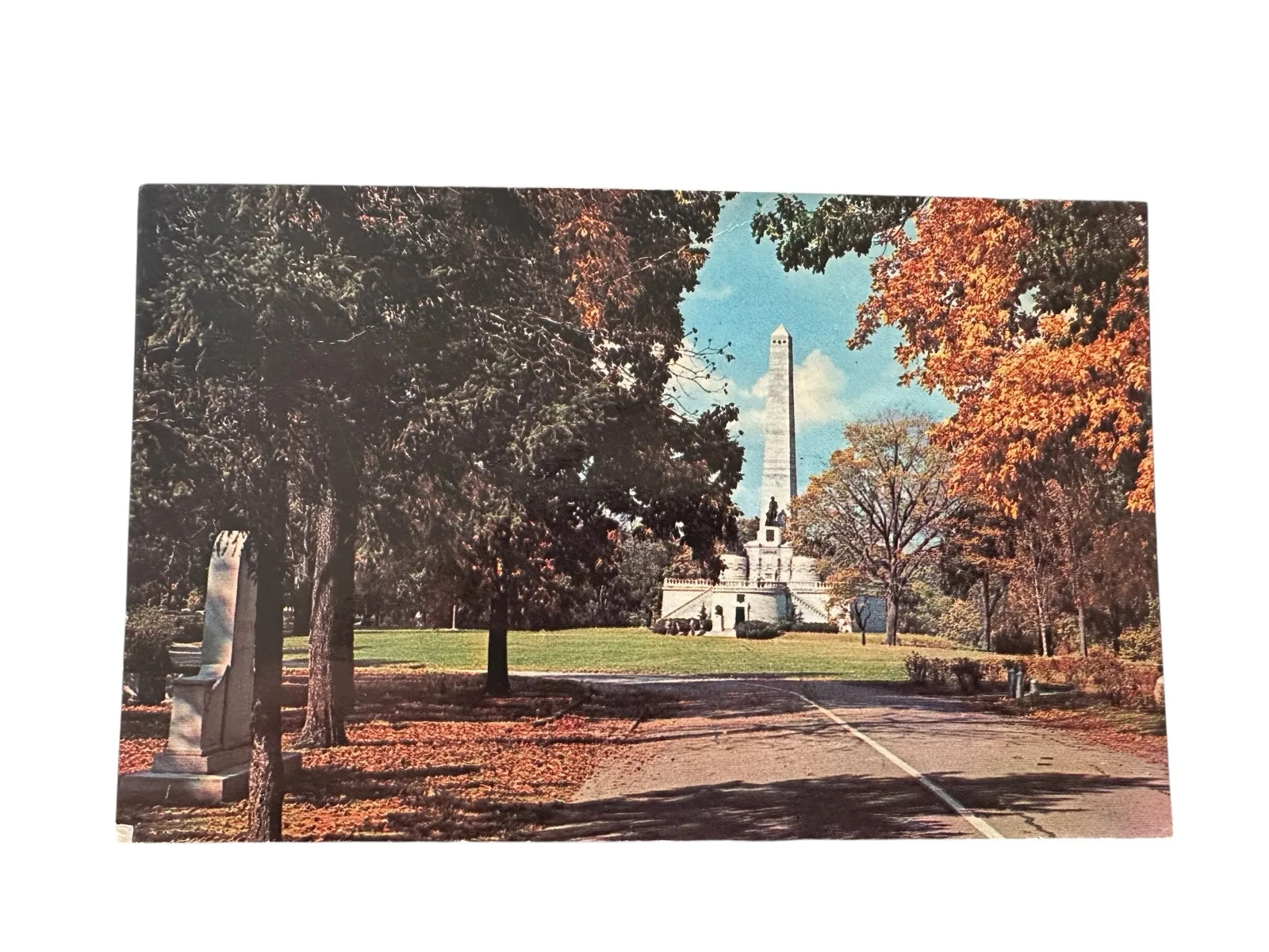 Lincoln\'s Tomb in Oak Ridge Cemetery Springfield Illinois Postcard