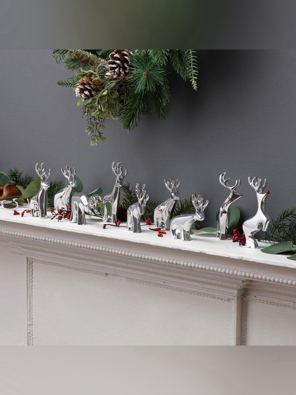 NAMBE 10 PIECE SLEIGH AND REINDEER WITH RUDOLPH EXCELLENT PRE-OWNED