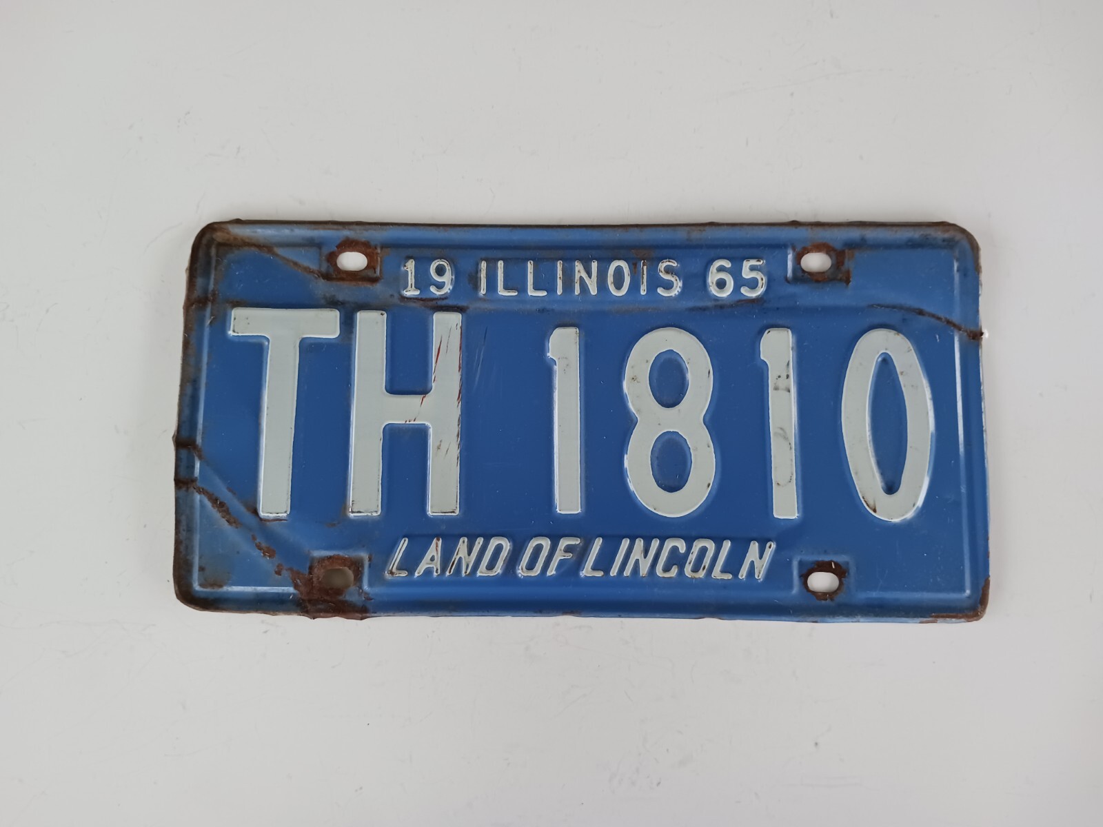 1965 Illinois License Plate TH 1810 Land of Lincoln 