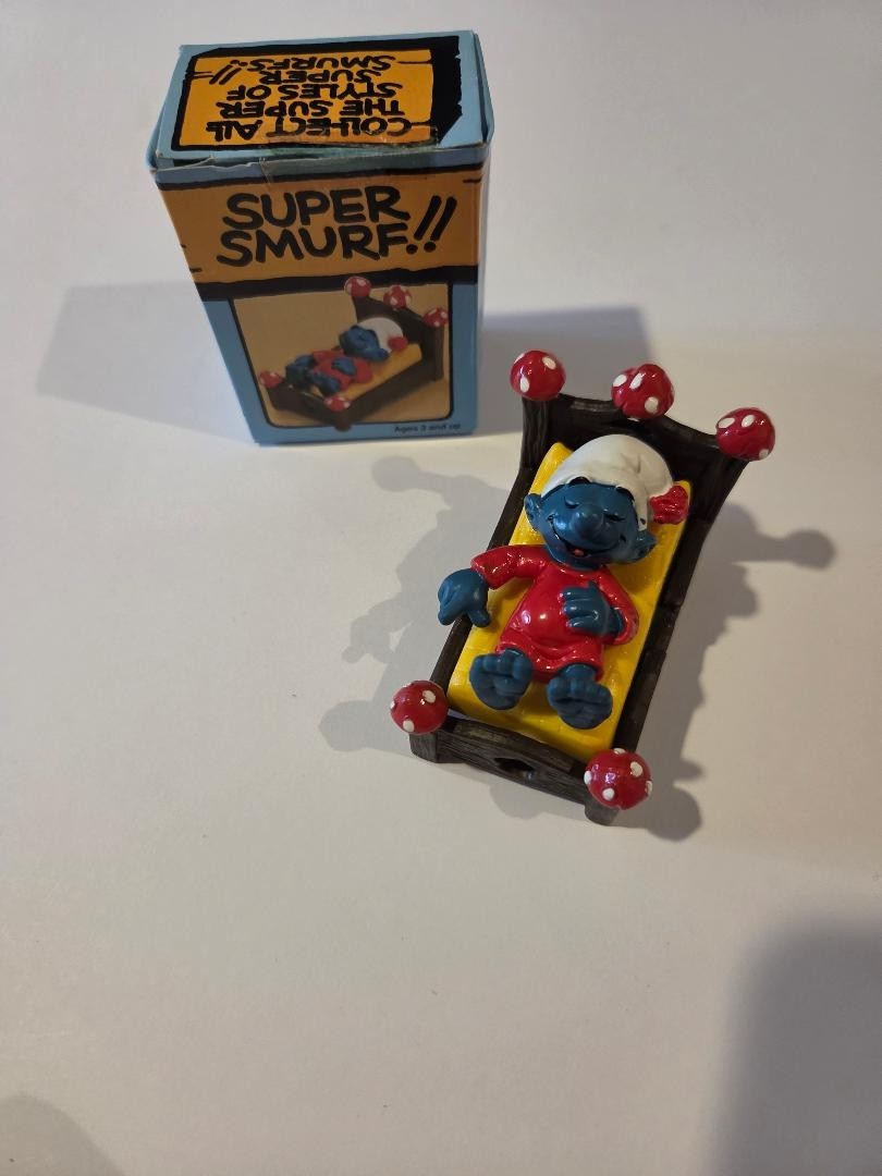 VTG Super Smurf with Lawn Mower Original Packaging 1981 Peyo Schleich Yard Work