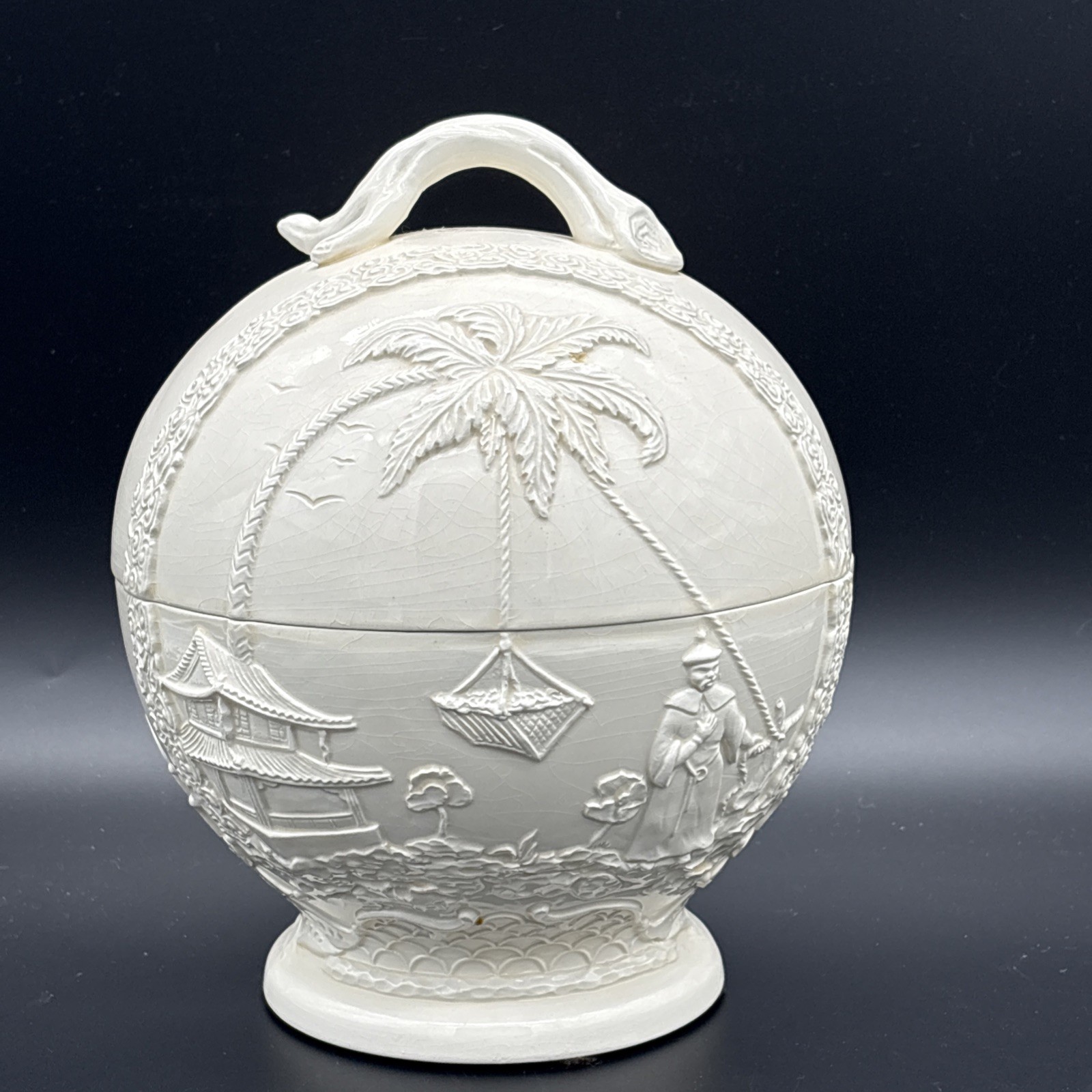 Vintage Ethan Allen White Ceramic Chinoiserie Relief Ginger Jar - Italy Vintage Ethan Allen White Ceramic Chinoiserie Relief Ginger Jar - Italy