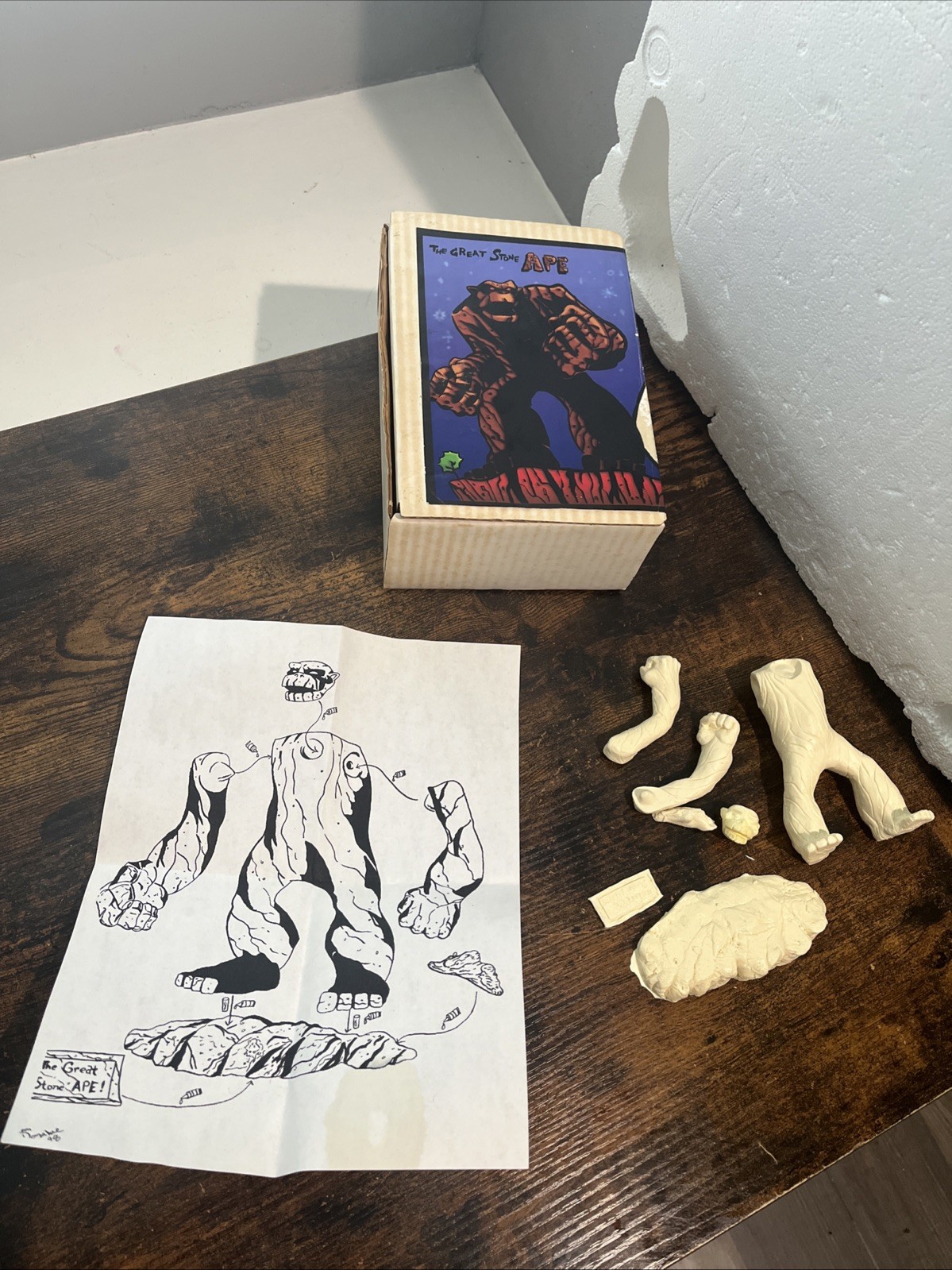 VTG 1990\'S DR. TONGUE’S MODEL KIT THE GREAT STONE APE BY SEAN DONAHUE COMPLETE