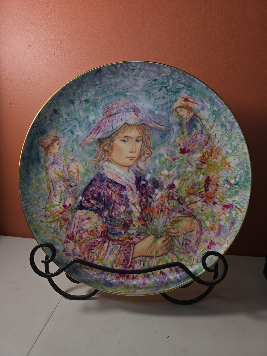 Edna Hibel Hutschenreuther Flower Girl Provence 13 1/4” Collector Plate #7819 Edna Hibel Hutschenreuther Flower Girl Provence 13 1/4” Collector Plate #7819