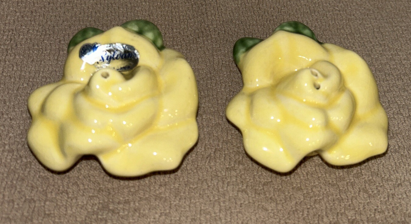 Vtg Sylvan\'s Ceramic Yellow Rose Salt & Pepper Shaker Set California Vtg Sylvan\'s Ceramic Yellow Rose Salt & Pepper Shaker Set California