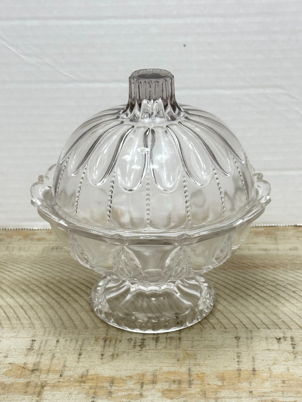 Vintage Clear Footed Glass Low Pedestal Bowl Candy Dish W/Lid Ribbed Dots READ Vintage Clear Footed Glass Low Pedestal Bowl Candy Dish W/Lid Ribbed Dots READ