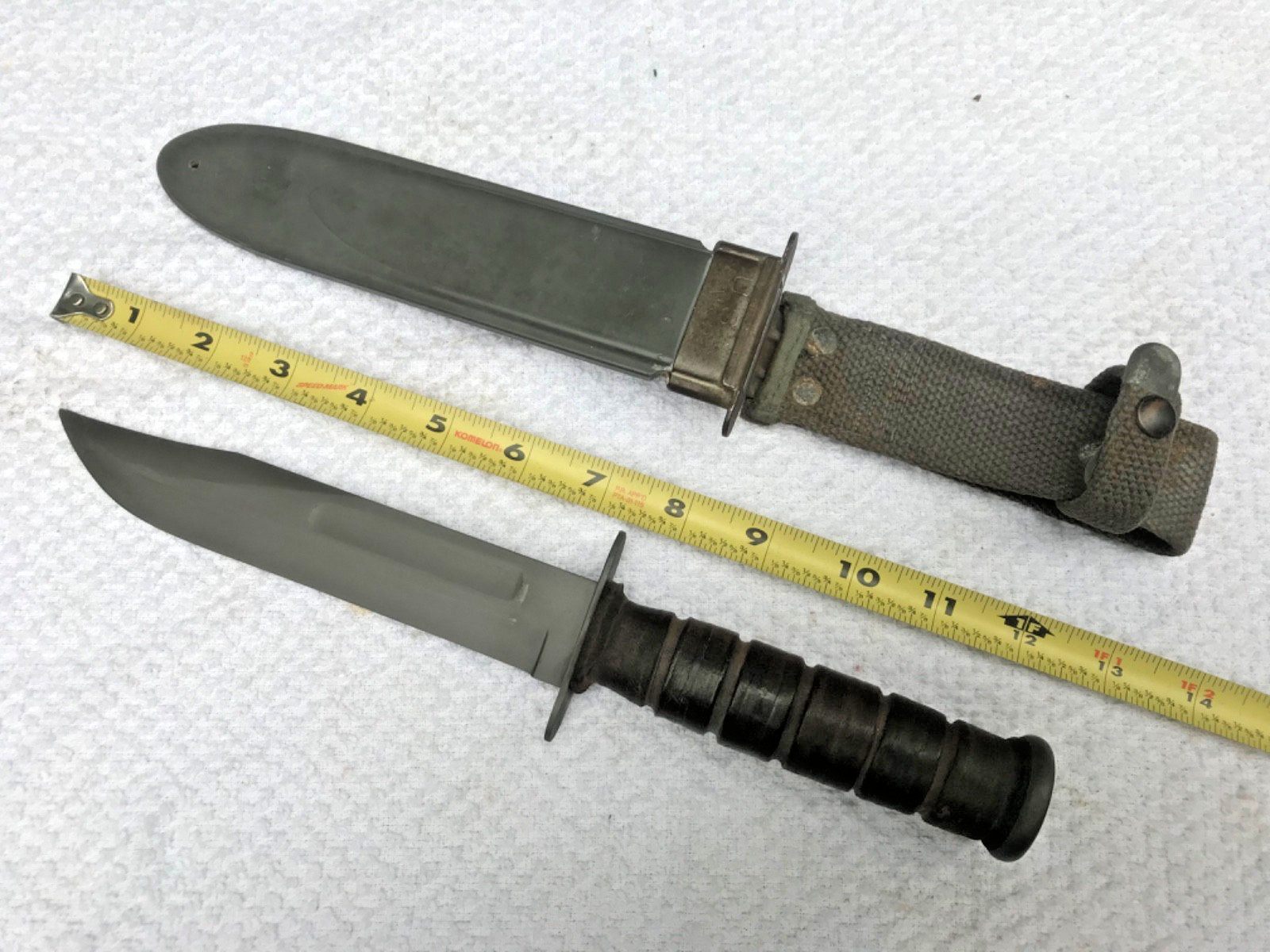 Nice WWII Camillus USN MK2 Fighting Knife & Scabbard