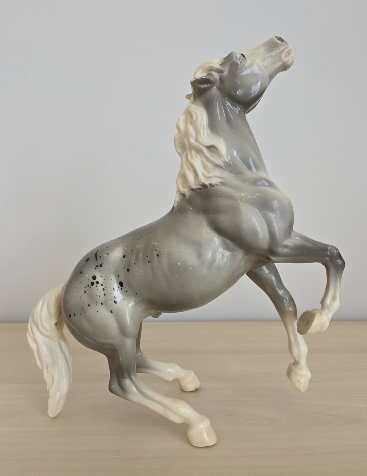 Breyer Traditional Model Horse DIABLO, THE MUSTANG #86 Glossy Grey Appaloosa VTG Breyer Traditional Model Horse DIABLO, THE MUSTANG #86 Glossy Grey Appaloosa VTG