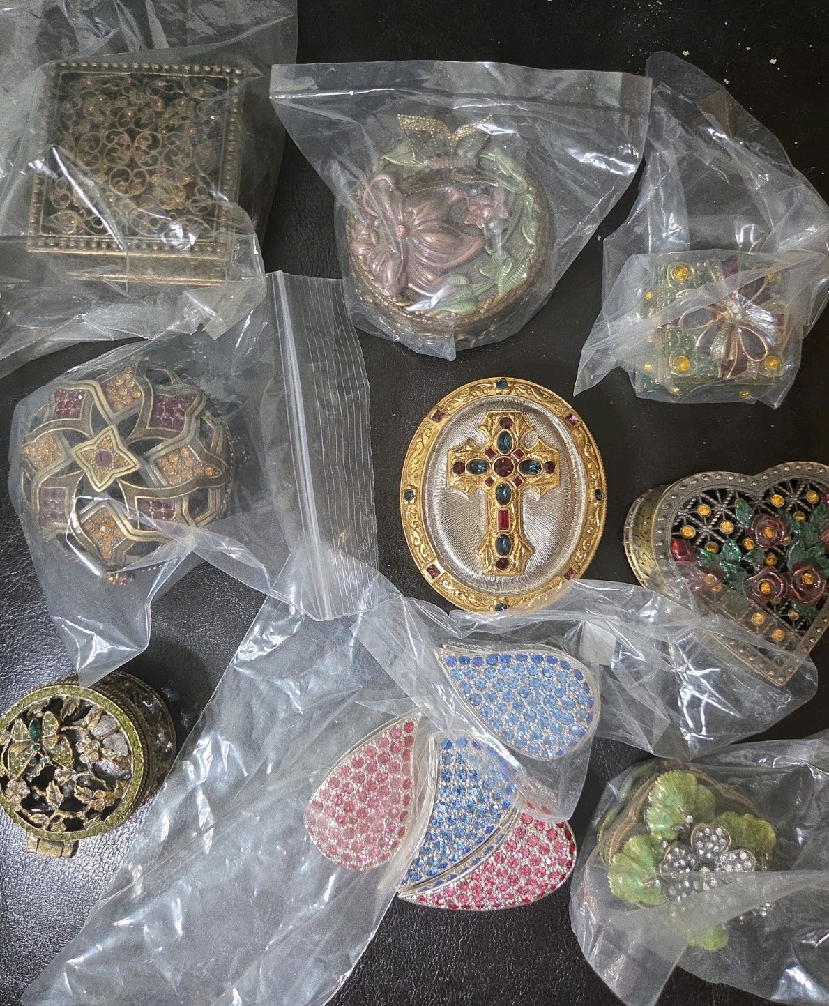 12 Vintage Music Boxes All New. 180 Dollars In Total.