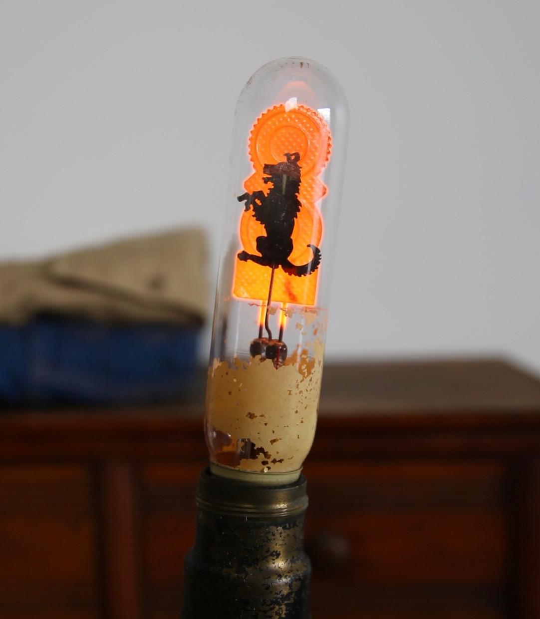 Vintage Art Deco Lamp Aerolux Filament Light bulb Scottie Dog Antique Orange