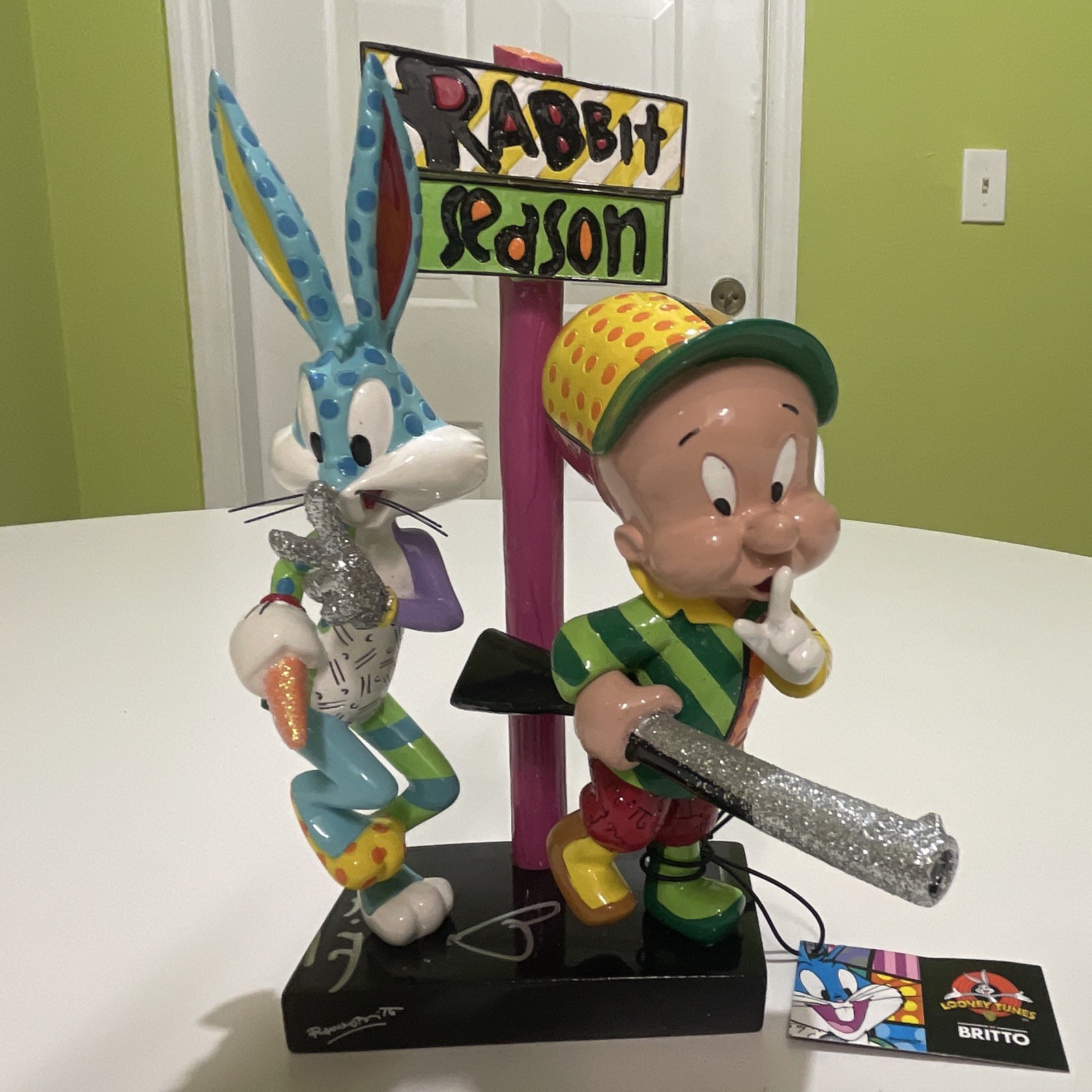 Romero Britto Elmer Fudd and Bugs Bunny Looney Tunes Statue 8 Romero Britto Elmer Fudd and Bugs Bunny Looney Tunes Statue 8