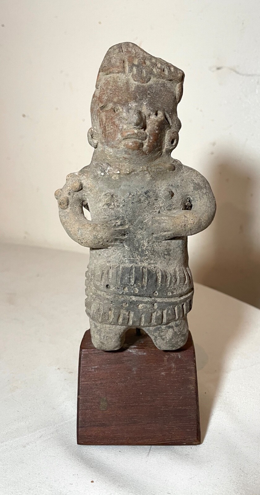 Ancient Pre Columbian Ecuador terracotta Pottery Figure 210 AD sculpture antique Ancient Pre Columbian Ecuador terracotta Pottery Figure 210 AD sculpture antique