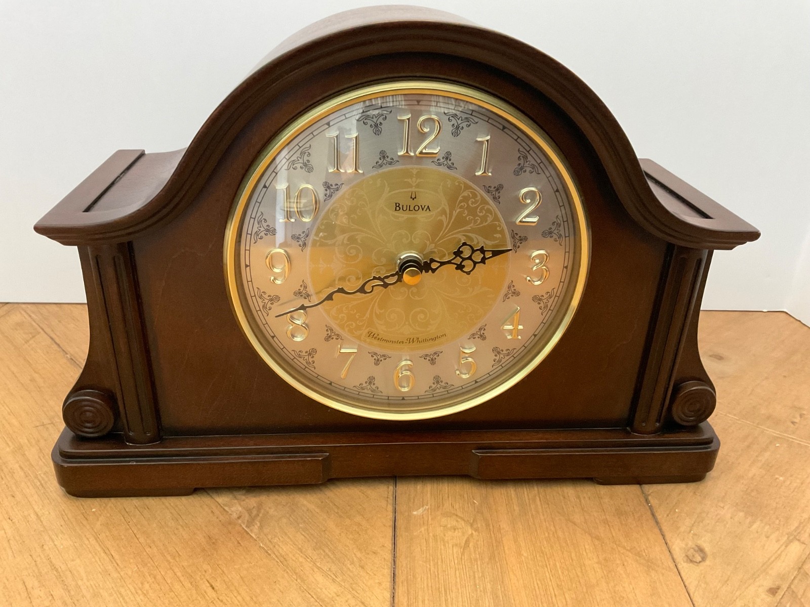 Bulova mantel or shelf clock - Chadbourne design- chimes Bulova mantel or shelf clock - Chadbourne design- chimes