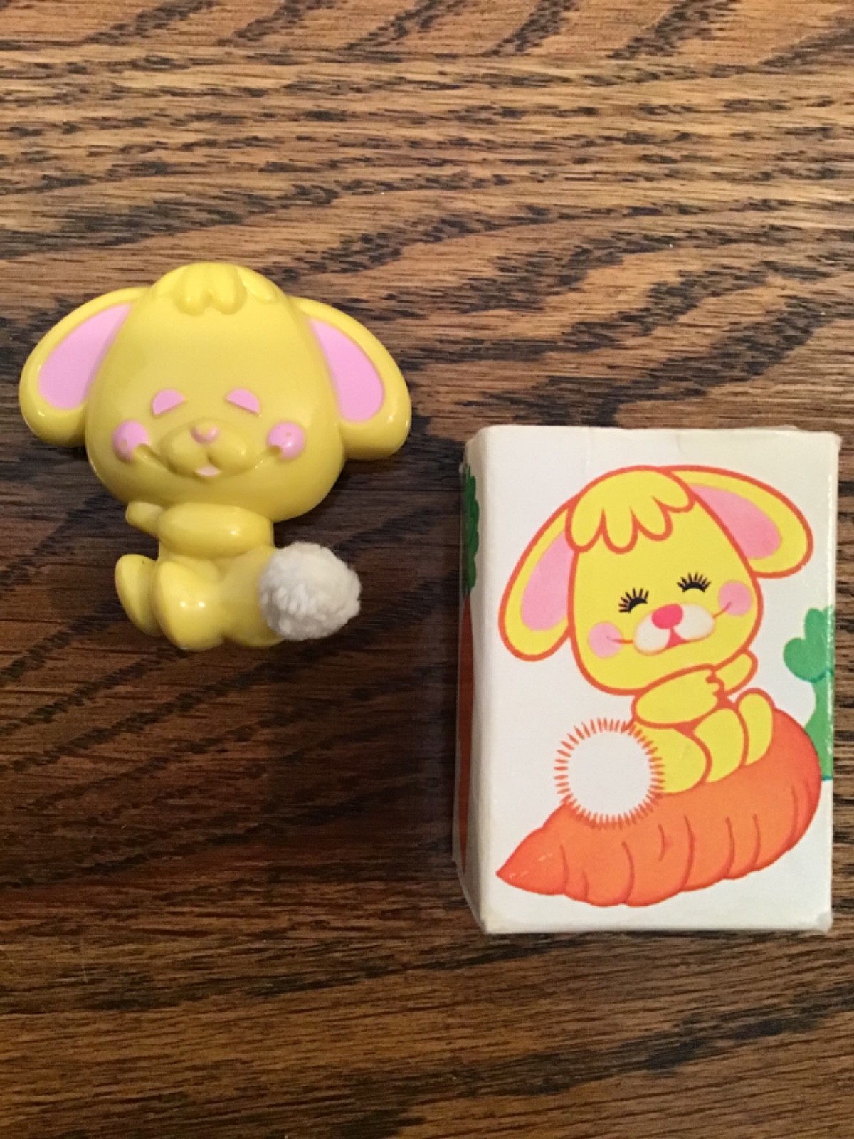 Vintage 1976 Avon Cottontail Bunny Rabbit Fragrance Glacé Pin Pal Box