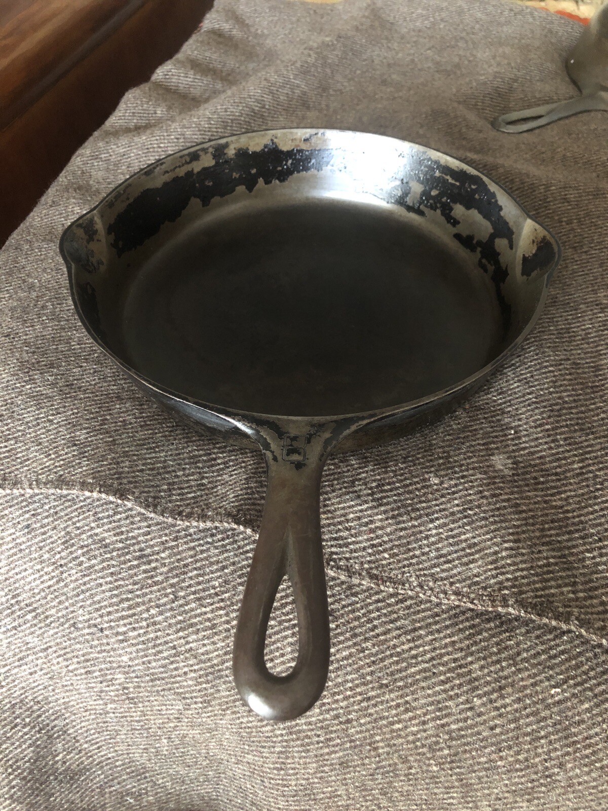 Vintage GRISWOLD Cast Iron SKILLET Frying Pan # 8 Small Block Logo, 704 G