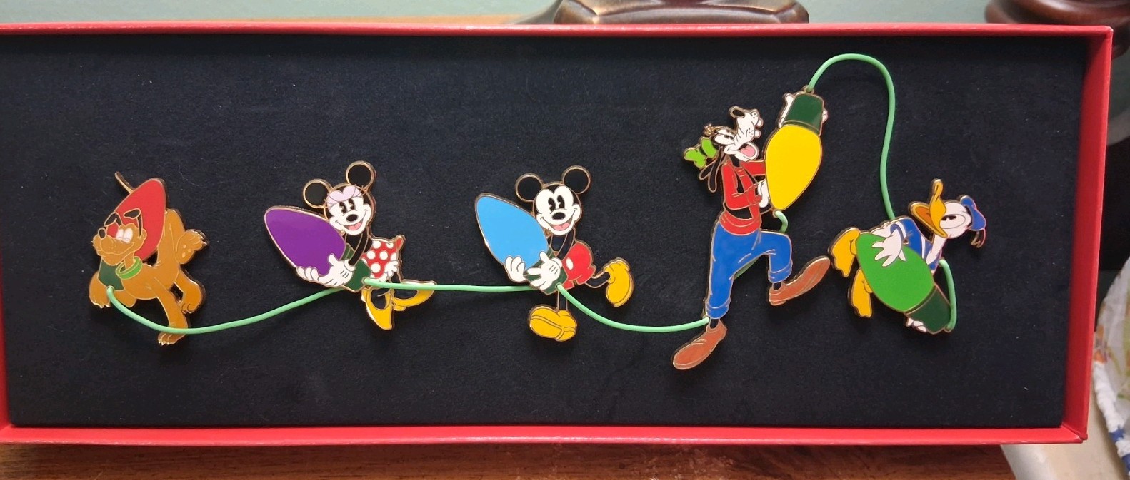 Disney Pins Mickey Mouse Lights Jumbo Box LE 2005 Spectacle of Pins