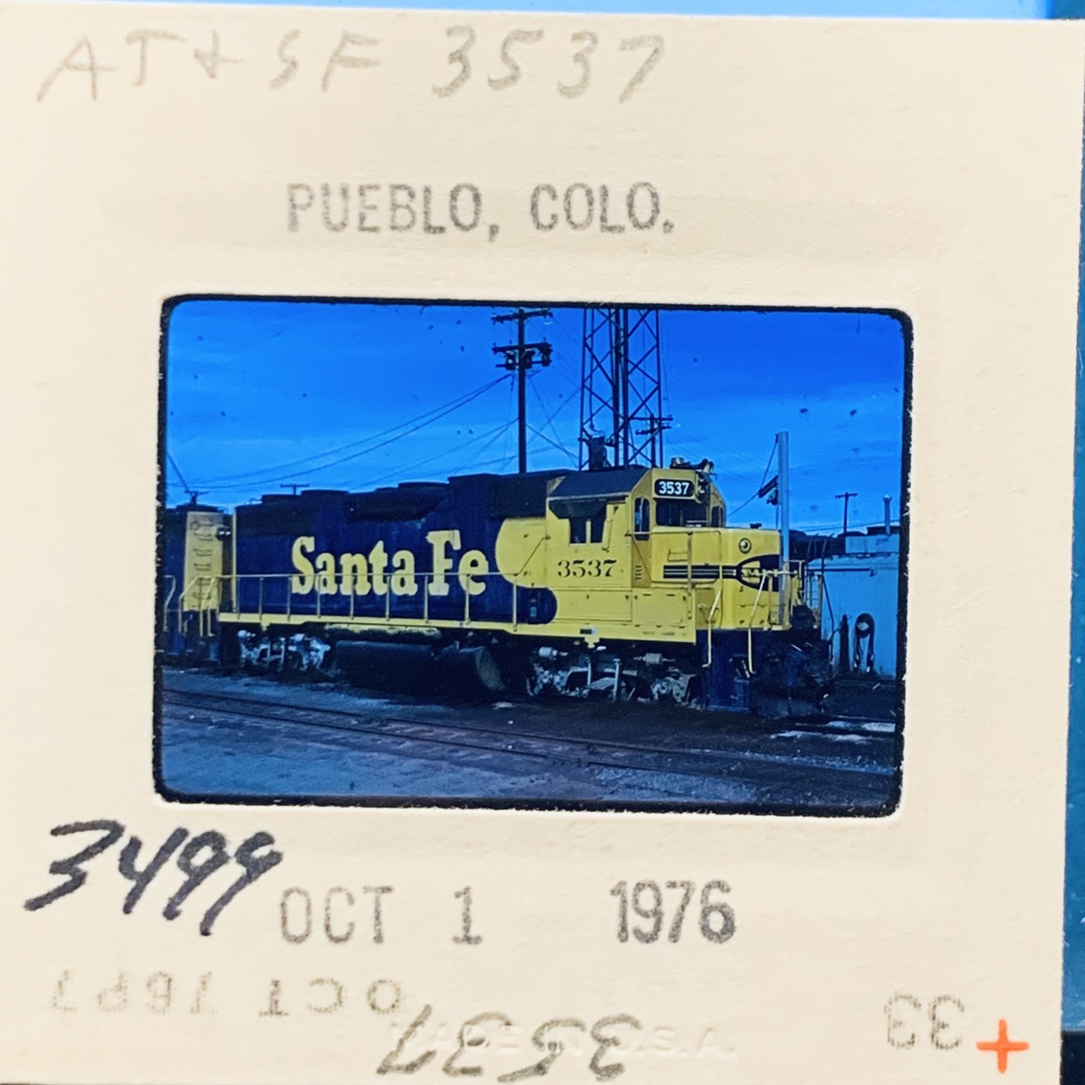 Vintage 1976 Santa Fe AT&SF 3537 Diesel Locomotive Pueblo Colorado 35mm Slide Vintage 1976 Santa Fe AT&SF 3537 Diesel Locomotive Pueblo Colorado 35mm Slide