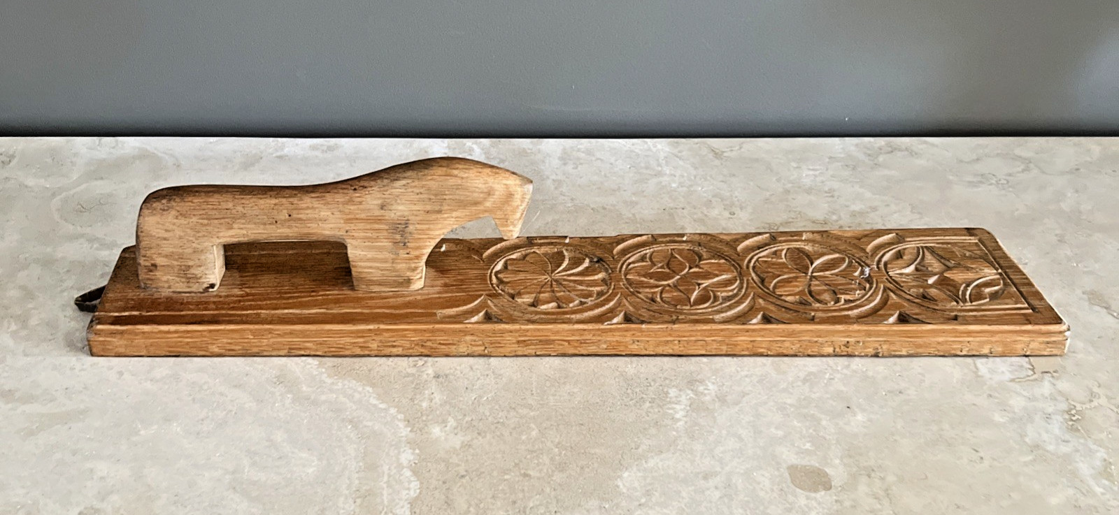 ATQ. 19th CENTURY HANDCARVED SCANDANAVIAN WOOD MANGLE BOARD HORSE & FLOWERS ATQ. 19th CENTURY HANDCARVED SCANDANAVIAN WOOD MANGLE BOARD HORSE & FLOWERS