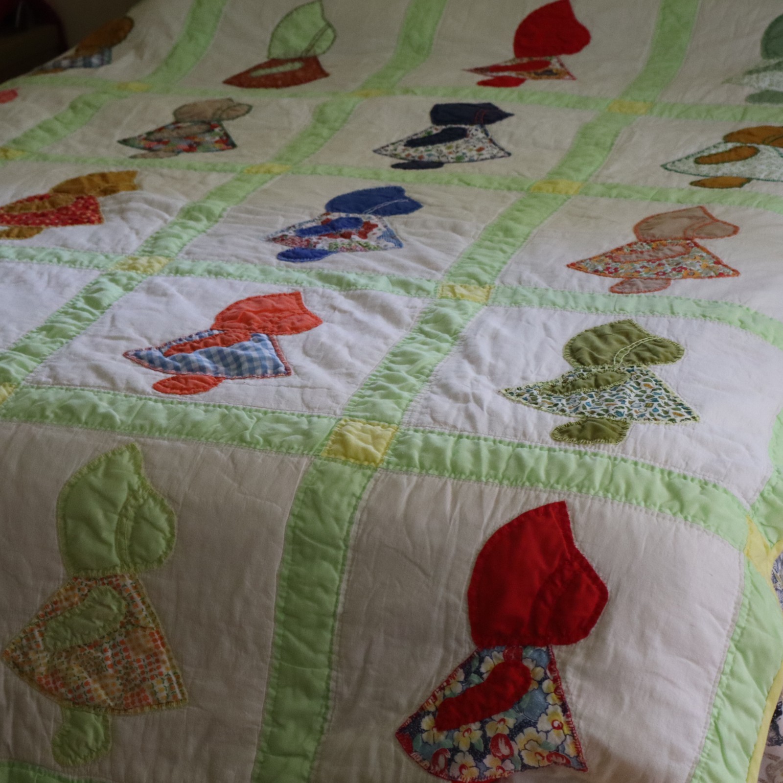 Vtg Sunbonnet Sue Bonnet Sue Applique Quilt Blue, Red, Green, Yellow 68 x 82 Vtg Sunbonnet Sue Bonnet Sue Applique Quilt Blue, Red, Green, Yellow 68 x 82