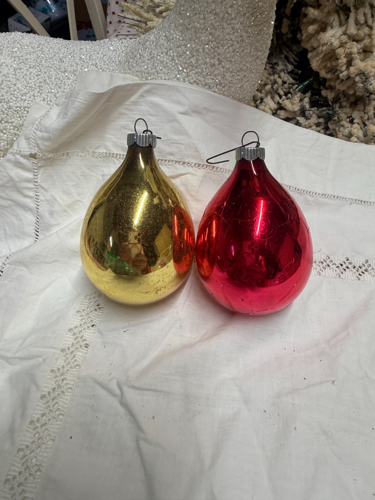 2 Vtg Shiny Brite Christmas Ornaments Red Gold Mercury Glass Teardrop Onion 3.5\