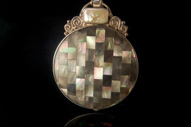 VINTAGE SAJEN SIGNED MOBE PEARL MOTHER OF PEARL MOSAIC 925 STERLING PENDANT  MR