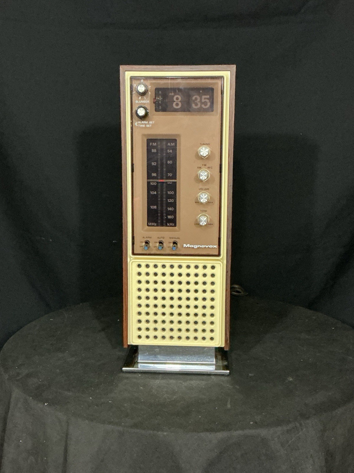 Vintage Magnavox Tower Radio Alarm Clock Vintage Magnavox Tower Radio Alarm Clock