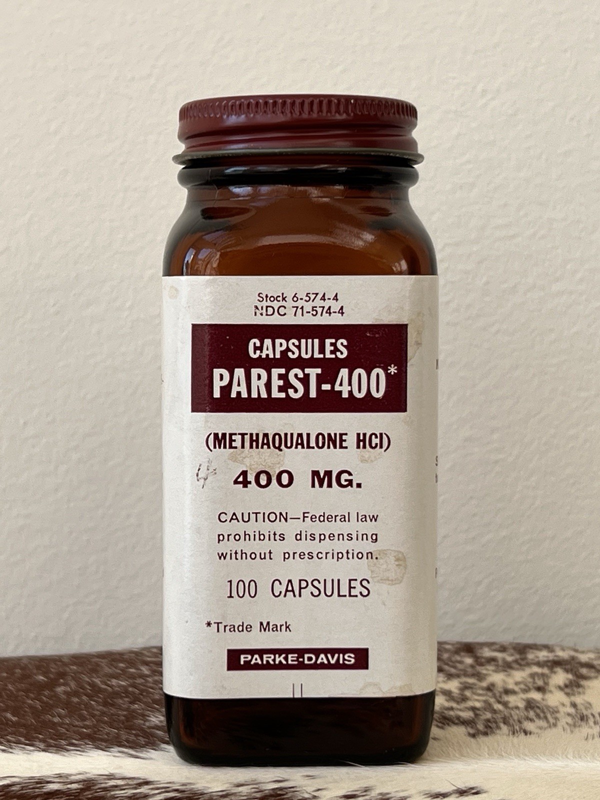 Vintage Parke-Davis Parest-400 Bottle - Methaqualone Quaalude Sopor - EMPTY Vintage Parke-Davis Parest-400 Bottle - Methaqualone Quaalude Sopor - EMPTY