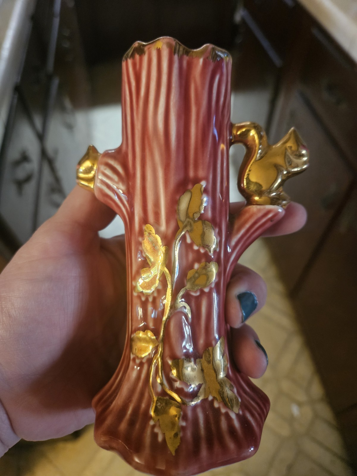 Vintage Pink and 22K Gold Holley Ross Squirrels in Tree Trunk Bud Vase 6\