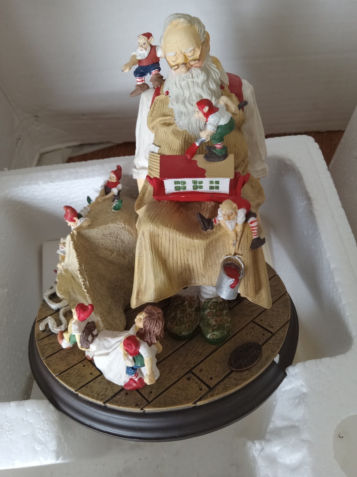 Vtg 1995 NORMAN ROCKWELL 4th in Series SANTA'S HELPER 5 1/2