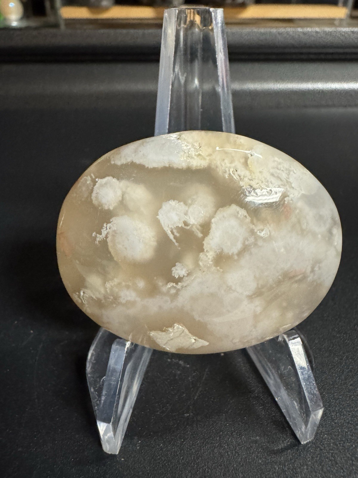 7819 Flower Agate Palm Stone Uv Reactive Std Not Included .9”TH 1.6”W 2.0”L 2 Oz 7819 Flower Agate Palm Stone Uv Reactive Std Not Included .9”TH 1.6”W 2.0”L 2 Oz