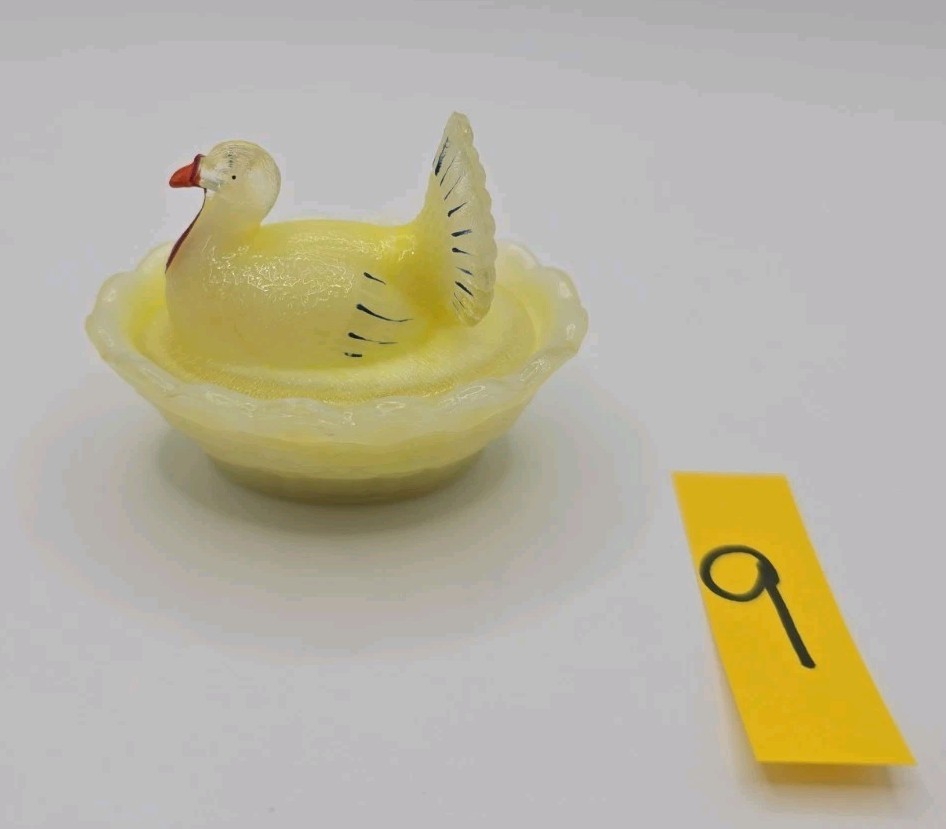 RARE Boyd Glass Turkey on Nest Pale Yellow Swirl Glass Miniature Salt Cellar RARE Boyd Glass Turkey on Nest Pale Yellow Swirl Glass Miniature Salt Cellar