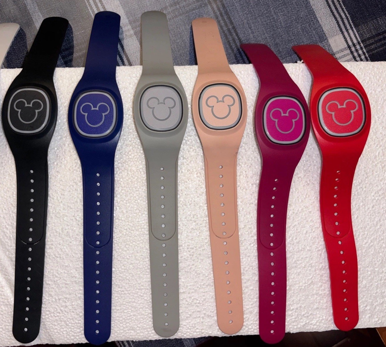 1 Disney Magic Band Plus-Unlinked Various To Choose From No Charger, Read Info 1 Disney Magic Band Plus-Unlinked Various To Choose From No Charger, Read Info