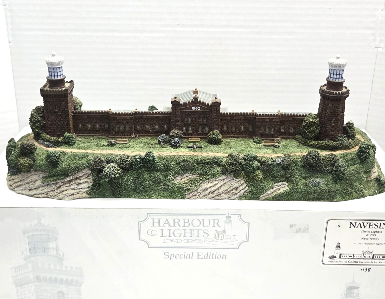 Harbour Lights Navesink Twin Lights NJ Special Edition Lighthouse Original Box