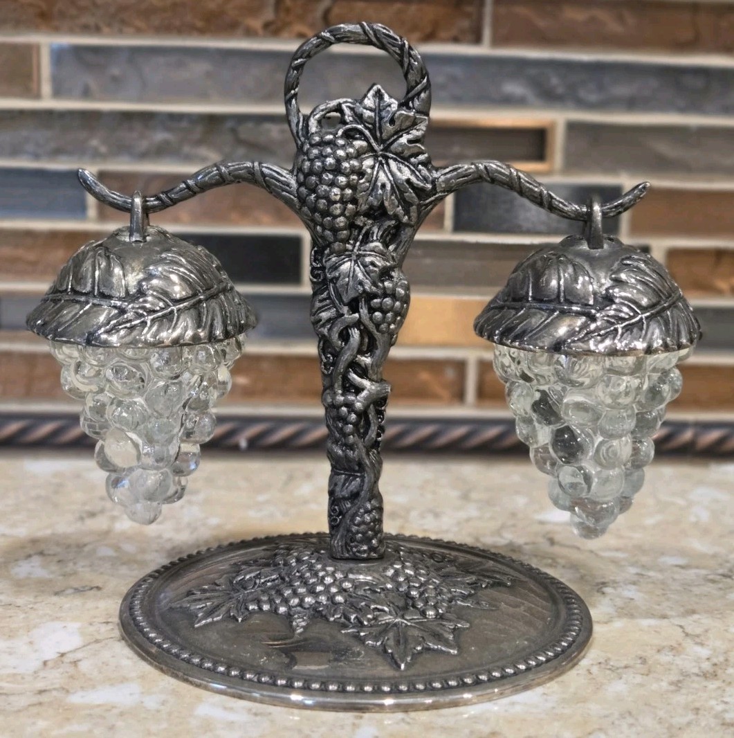Vintage Godinger Silver Art Co. Hanging Grape Cluster Salt & Pepper Shaker Set 