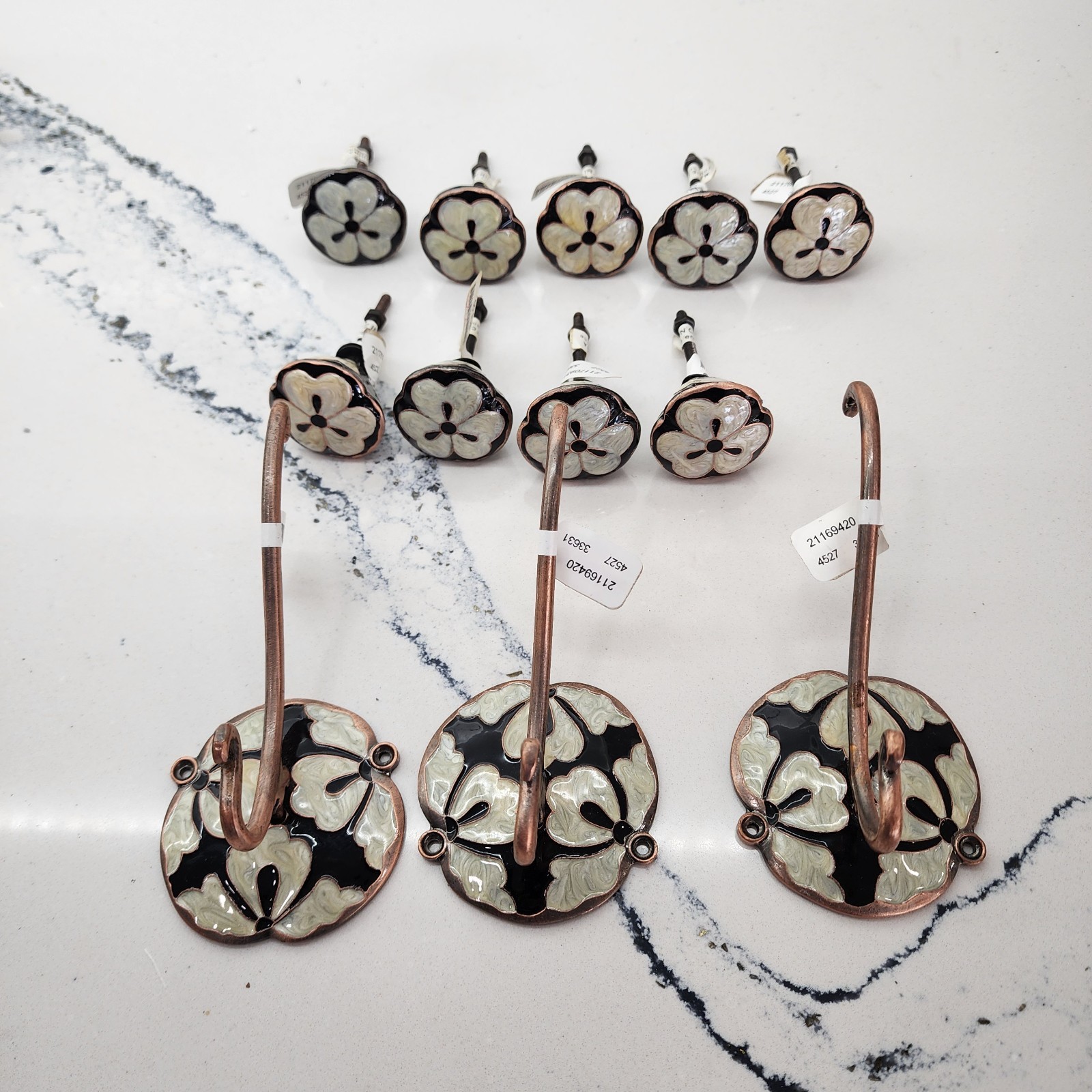 New Anthropologie Enamel Brass Floral Rosette Wall Hooks and Pulls Black/ White New Anthropologie Enamel Brass Floral Rosette Wall Hooks and Pulls Black/ White