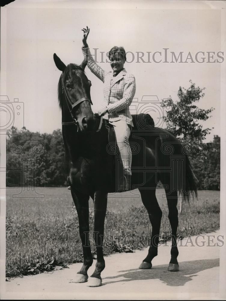 1936 Press Photo Louise Lloyd Instructor at Rock Creek Riding Club - ney03627 1936 Press Photo Louise Lloyd Instructor at Rock Creek Riding Club - ney03627