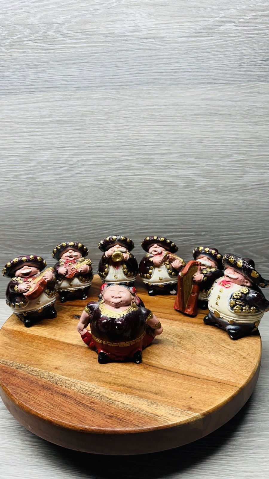 Vintage Mexican Pottery Mariachi Band Figurine Set 7 Piece Purple As-Is Chipped Vintage Mexican Pottery Mariachi Band Figurine Set 7 Piece Purple As-Is Chipped