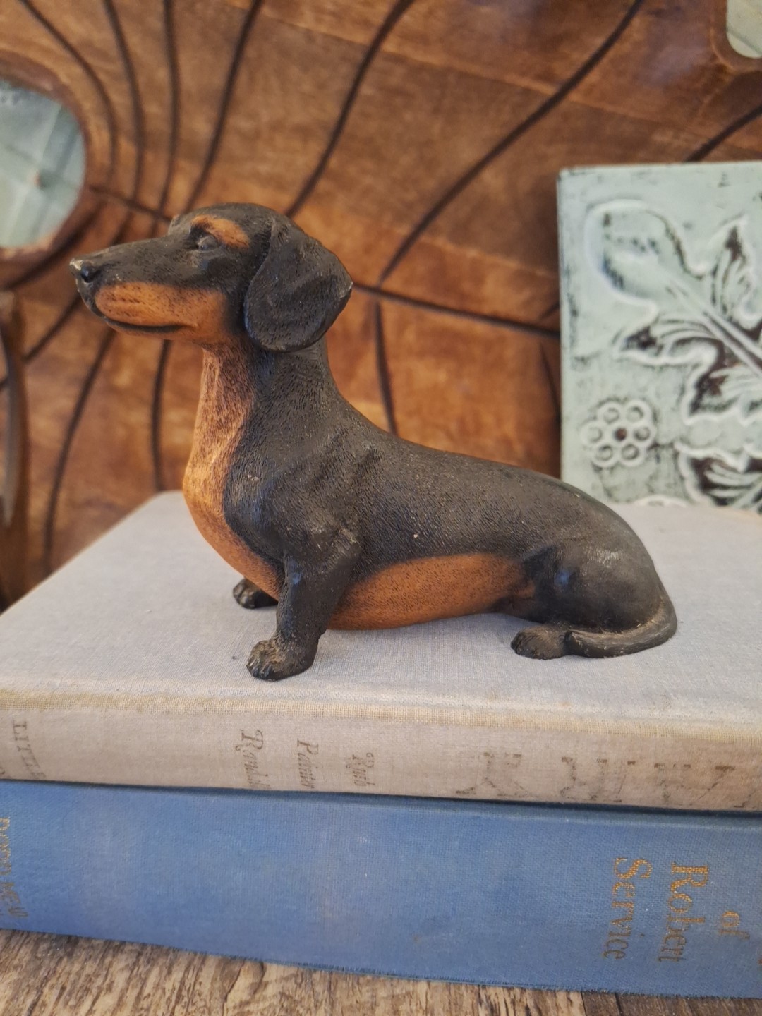 Vintage 1988 Italy Original by Castagna Sitting Black Tan Dachshund Dog Figurine Vintage 1988 Italy Original by Castagna Sitting Black Tan Dachshund Dog Figurine
