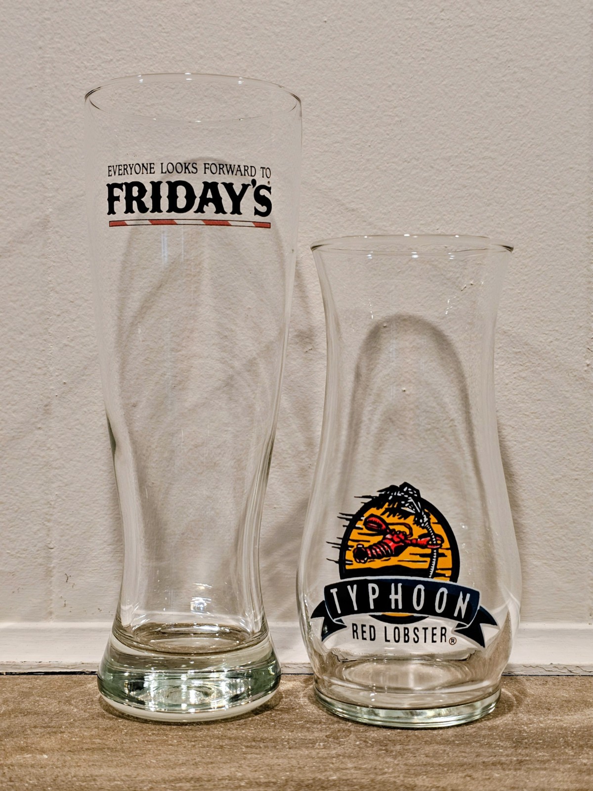 Vintage RED LOBSTER Typhoon And TGI FRIDAY\'S Pilsner Glass Great Condition