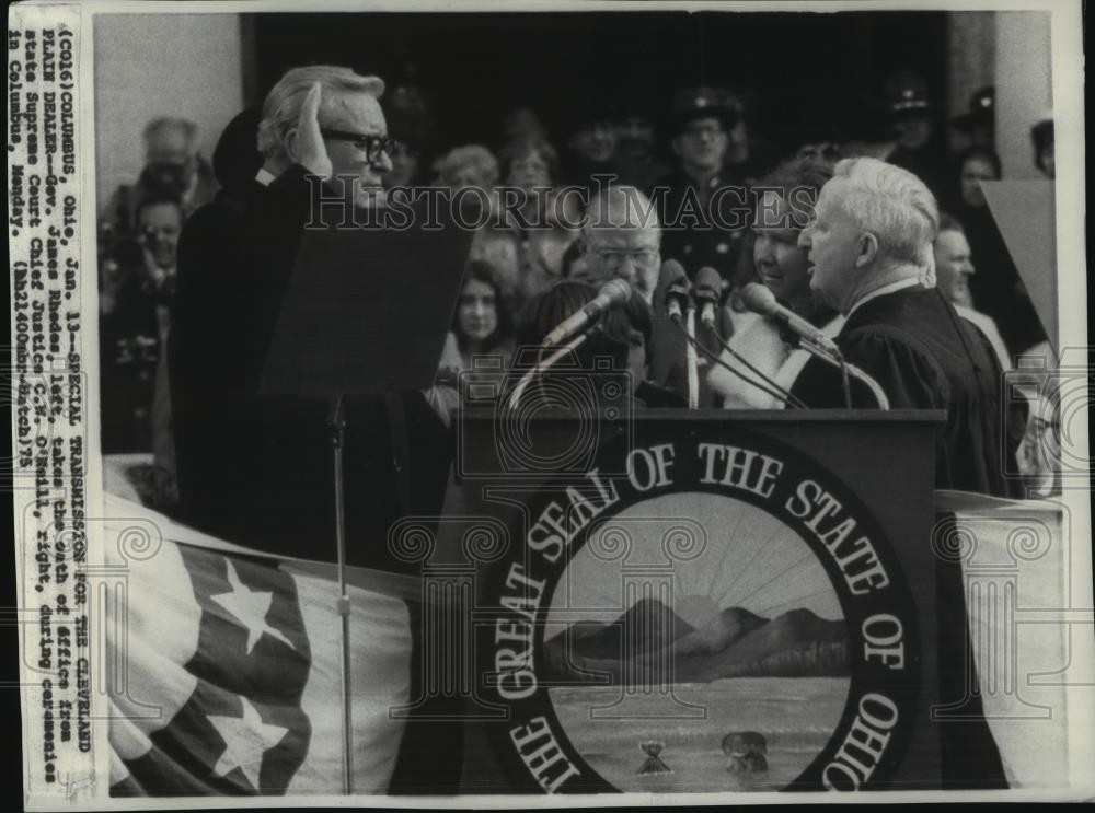 1975 Press Photo Ohio Governor James Rhodes sworn in by CW O\'Neill - net33693 1975 Press Photo Ohio Governor James Rhodes sworn in by CW O\'Neill - net33693