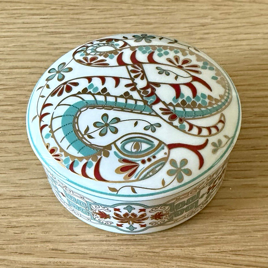 Tiffany & Co. Ireland Porcelain Trinket Box w/ Lid Decorative Snake Pattern Tiffany & Co. Ireland Porcelain Trinket Box w/ Lid Decorative Snake Pattern