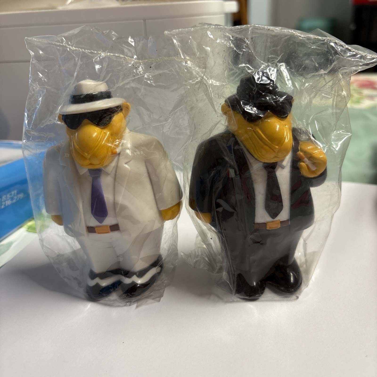 Joe Camel Salt & Pepper Shakers Factory Sealed No Box Vintage Set (MI1075602) Joe Camel Salt & Pepper Shakers Factory Sealed No Box Vintage Set (MI1075602)
