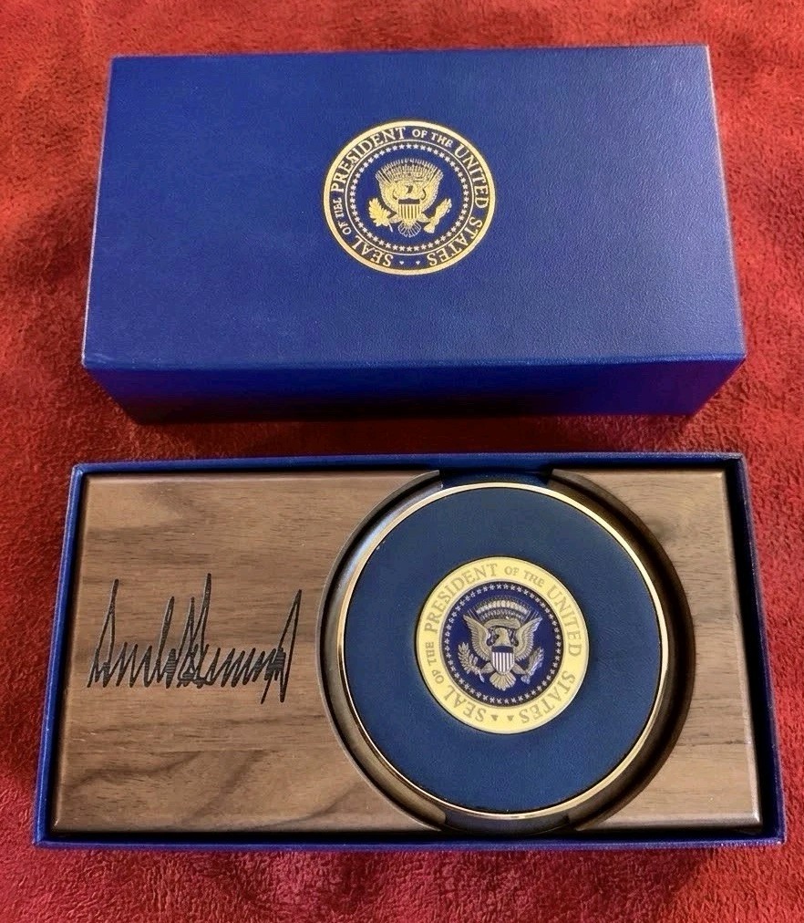 Rare Authentic President Donald Trump White House VIP Challenge Coin V1 Coasters