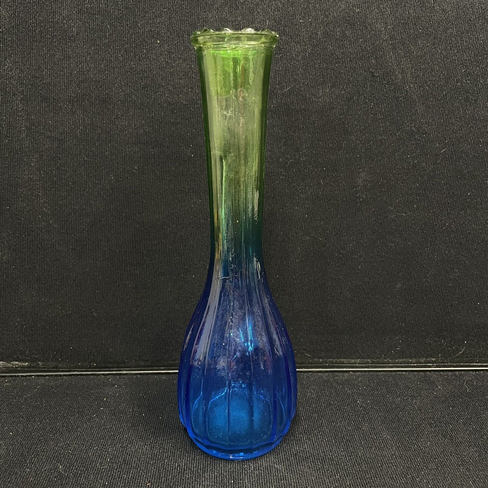 Jeanette Glass Bud Vase Green And Blue Ombre 8.5” Pre Owned Vintage 1970s