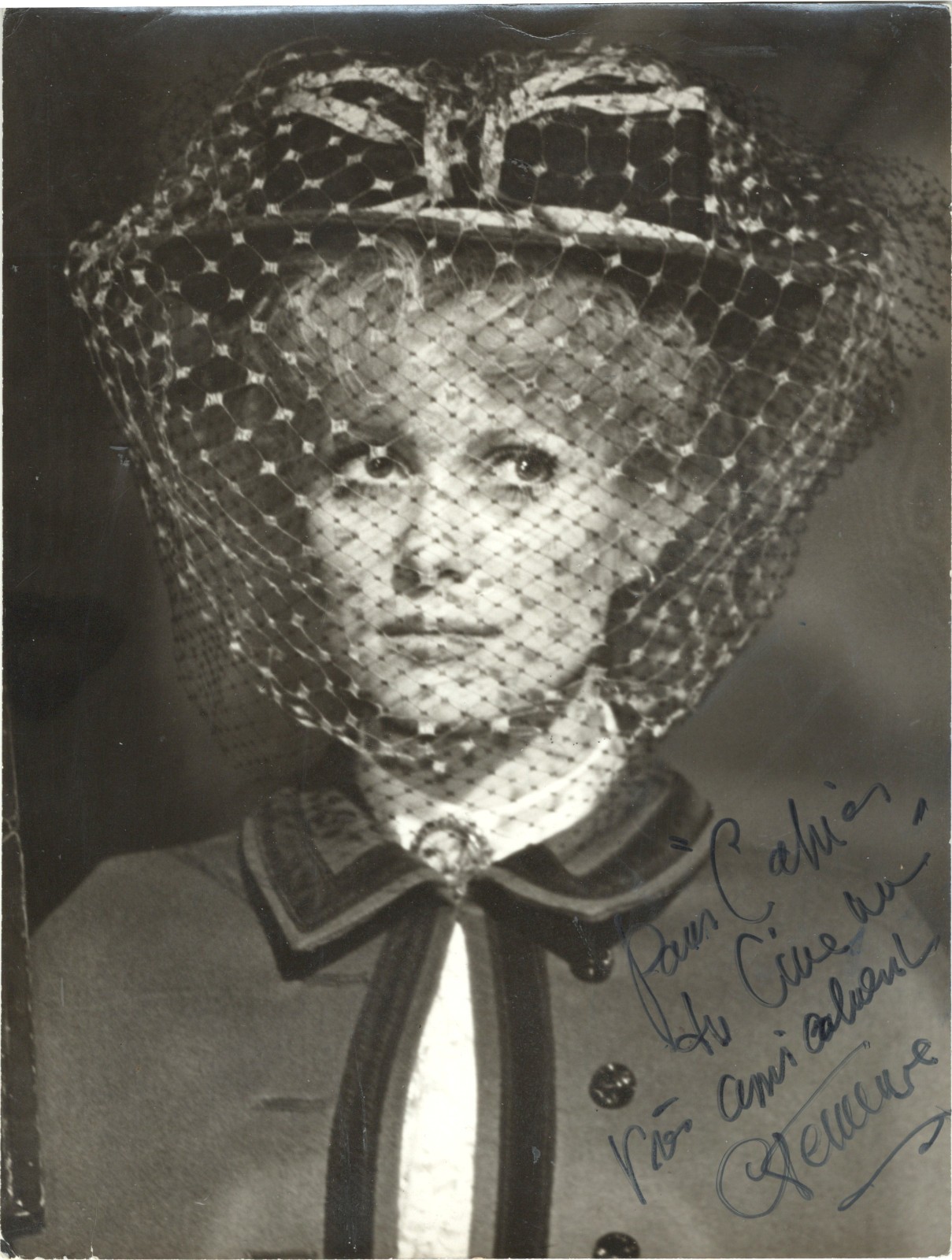 FRENCH ACTRESS CATHERINE DENEUVE, SIGNED VINTAGE PROMOTIONAL PHOTO. FRENCH ACTRESS CATHERINE DENEUVE, SIGNED VINTAGE PROMOTIONAL PHOTO.