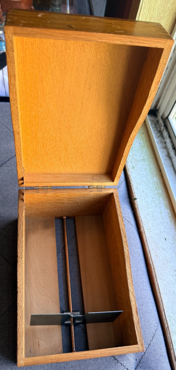 Vintage Weis Oak Desk-Top Index Card File Box Recipe Holder 8.5
