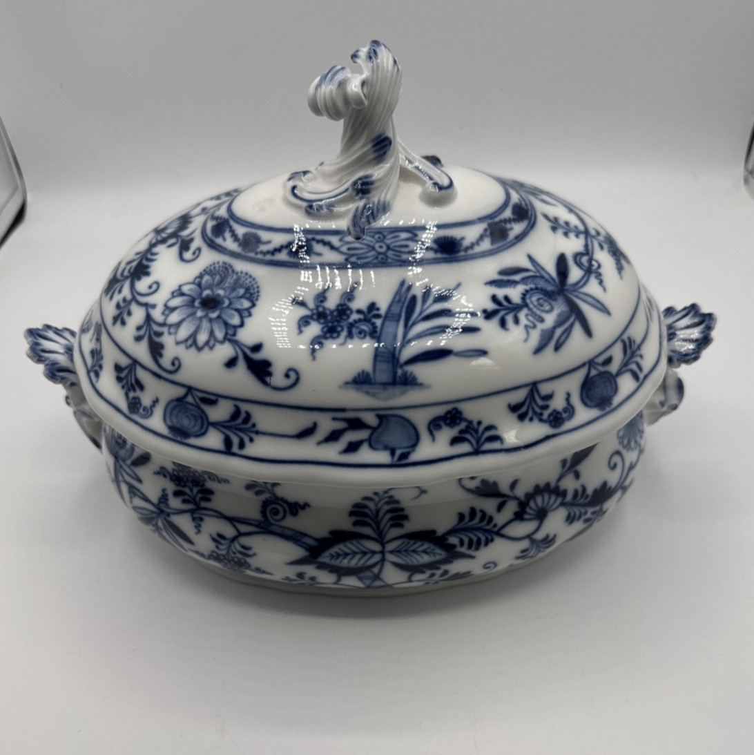 Vintage Meissen Blue Onion Pattern Porcelain Soup Tureen Crossed Swords Mark