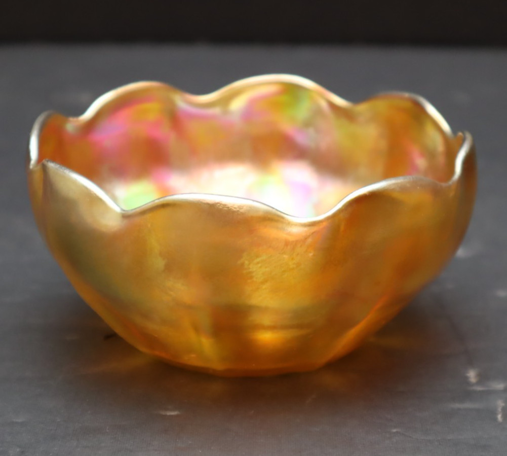 L.C.T. Tiffany Favrile Iridescent art glass bowl 1900s RARE SIGNED