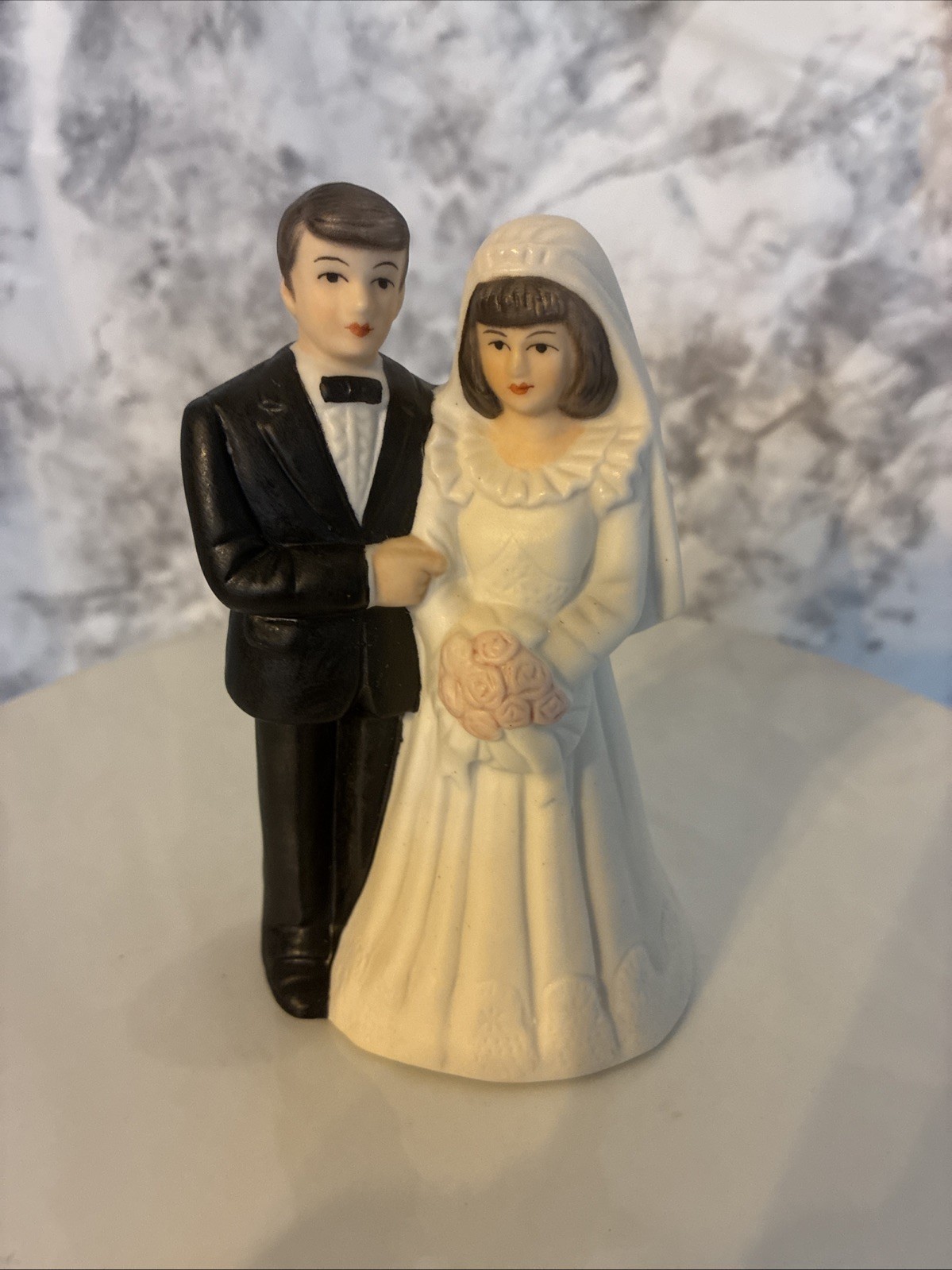 Vintage Bride and Groom Figurine, L.B. MFG, Vintage Cake Topper, 1990 Vintage Bride and Groom Figurine, L.B. MFG, Vintage Cake Topper, 1990