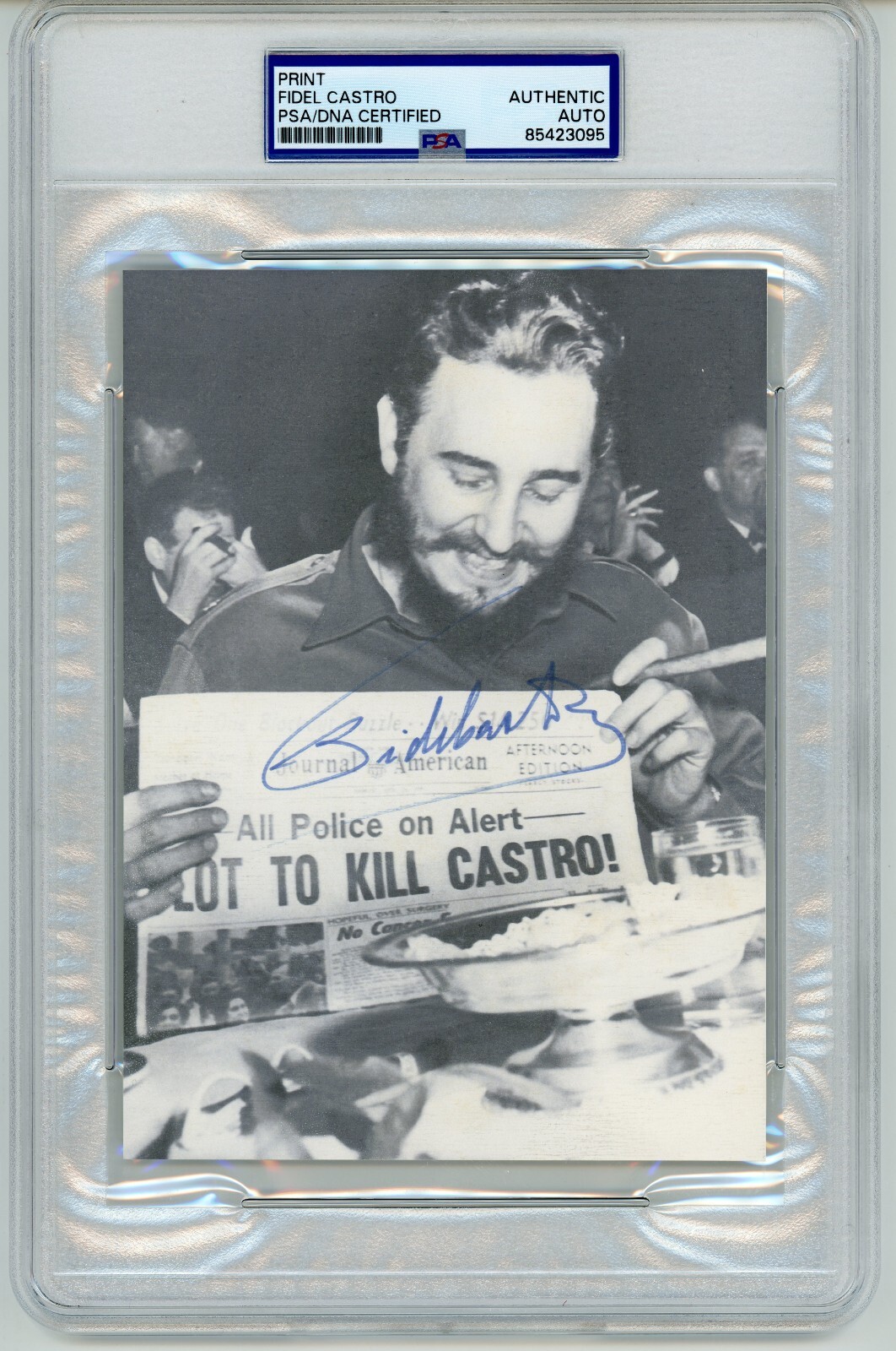 Fidel Castro ~ Signed Autographed Assassination Attempt Newspaper ~ PSA DNA Fidel Castro ~ Signed Autographed Assassination Attempt Newspaper ~ PSA DNA